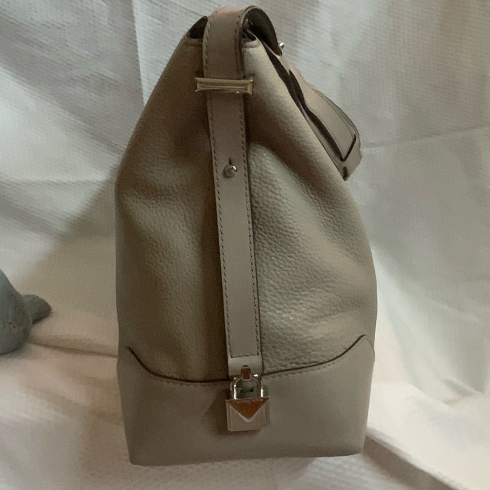 Michael Kors Pebble Leather Large Crosby - Picture 7 of 16